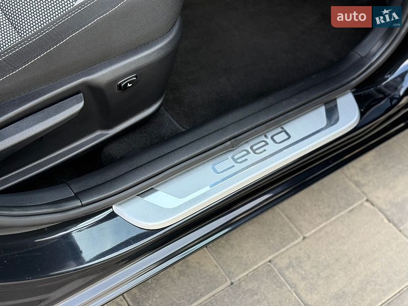 Хэтчбек Kia Ceed 2015 в Луцке