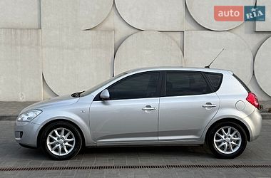 Хэтчбек Kia Ceed 2007 в Луцке
