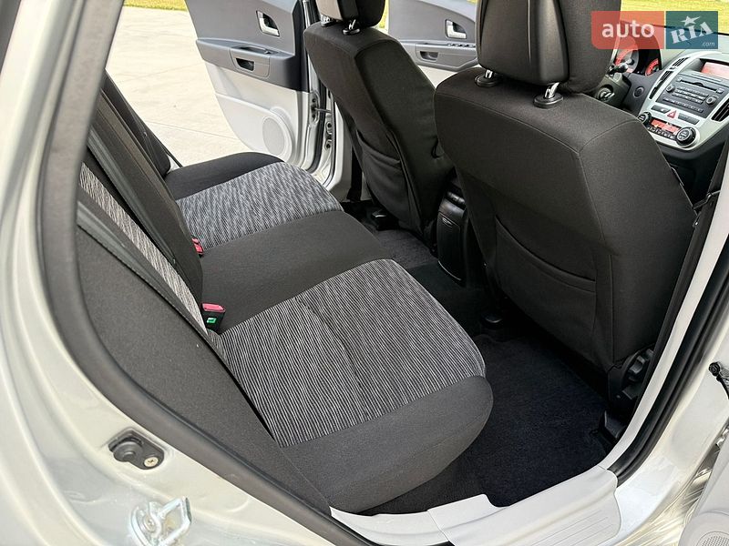 Хэтчбек Kia Ceed 2007 в Луцке