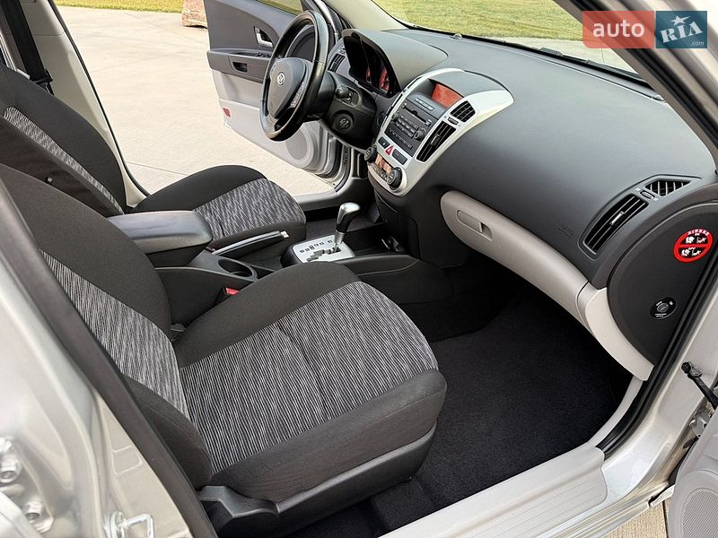 Хэтчбек Kia Ceed 2007 в Луцке