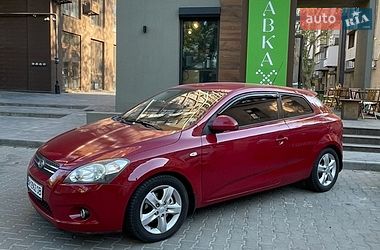 Хэтчбек Kia Ceed 2008 в Одессе