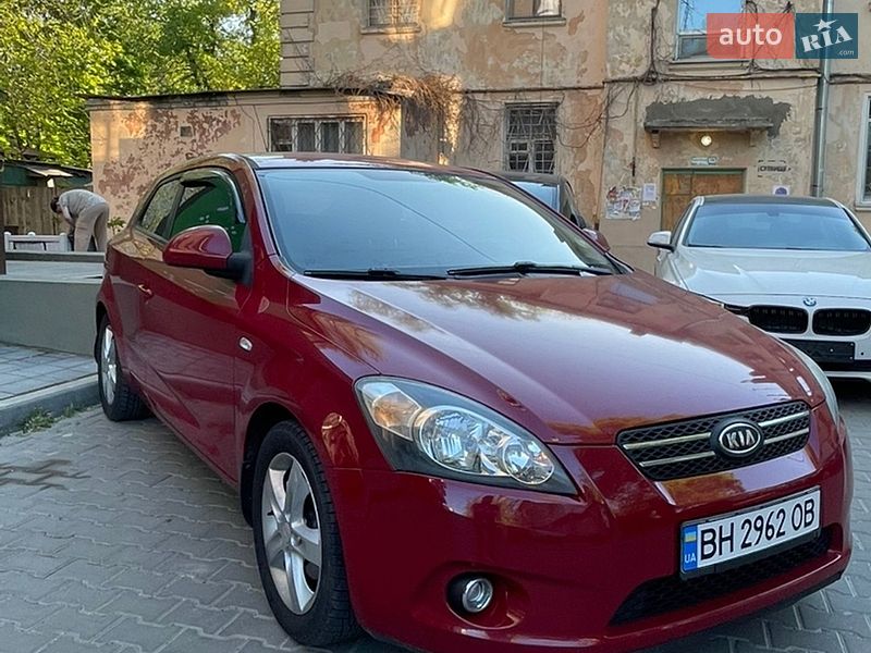 Хэтчбек Kia Ceed 2008 в Одессе