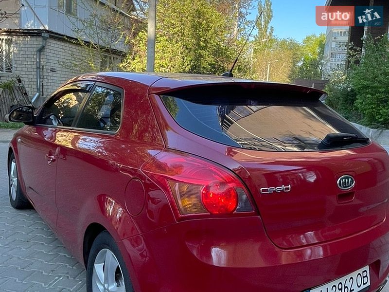 Хэтчбек Kia Ceed 2008 в Одессе