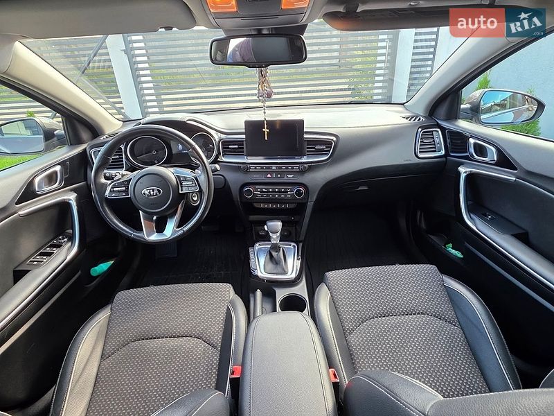 Хэтчбек Kia Ceed 2019 в Сарнах