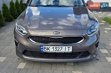 Хэтчбек Kia Ceed 2019 в Сарнах