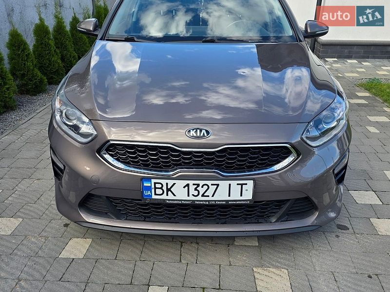 Хэтчбек Kia Ceed 2019 в Сарнах