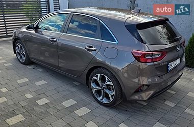 Хэтчбек Kia Ceed 2019 в Сарнах
