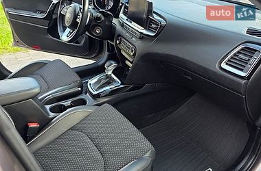 Хэтчбек Kia Ceed 2019 в Сарнах