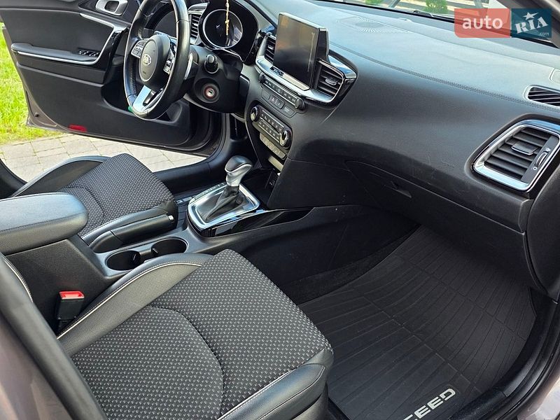 Хэтчбек Kia Ceed 2019 в Сарнах