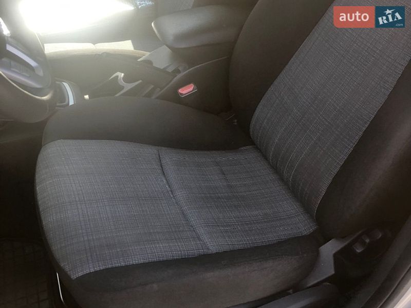 Хэтчбек Kia Ceed 2009 в Киеве