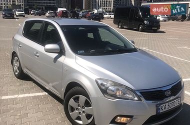 Хэтчбек Kia Ceed 2009 в Киеве