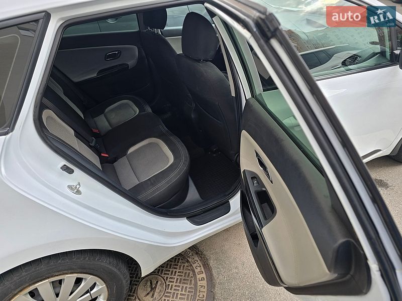 Універсал Kia Ceed 2013 в Вінниці