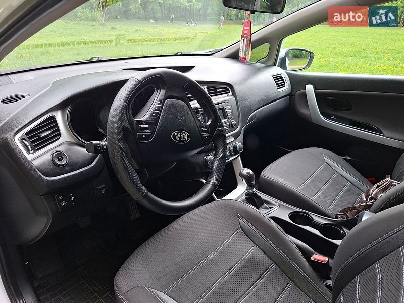 Хэтчбек Kia Ceed 2013 в Виннице