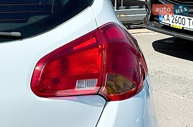 Хетчбек Kia Ceed 2013 в Києві