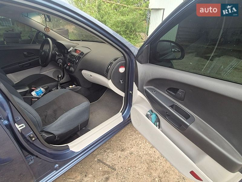 Хэтчбек Kia Ceed 2008 в Чугуеве