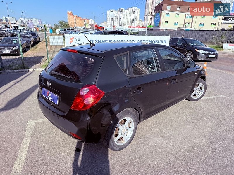 Хэтчбек Kia Ceed 2008 в Киеве