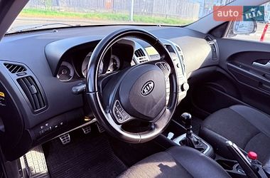 Хэтчбек Kia Ceed 2008 в Киеве