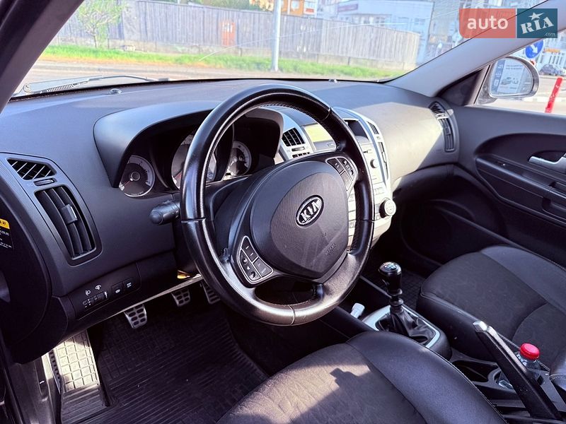 Хэтчбек Kia Ceed 2008 в Киеве