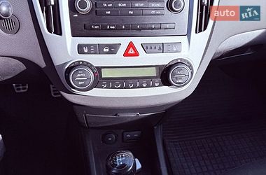 Хэтчбек Kia Ceed 2008 в Киеве