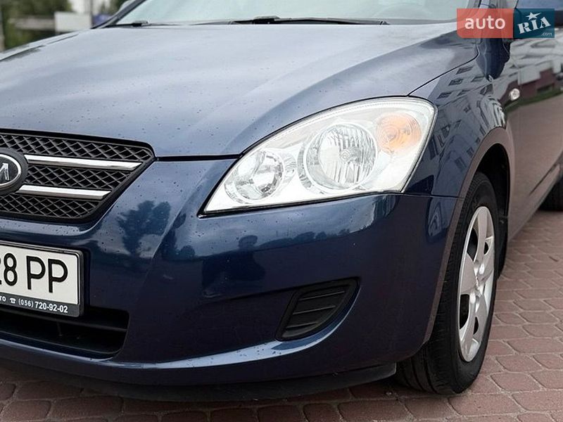 Хетчбек Kia Ceed 2007 в Дніпрі