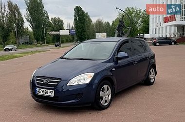 Хетчбек Kia Ceed 2007 в Дніпрі