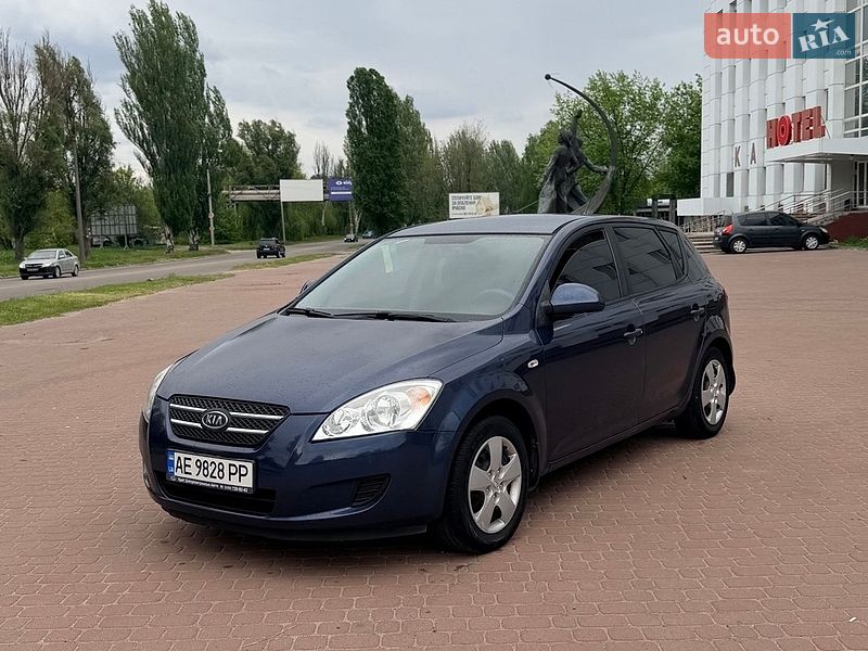 Хетчбек Kia Ceed 2007 в Дніпрі