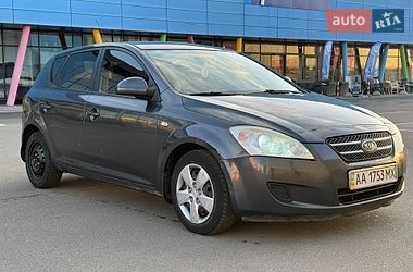 Хетчбек Kia Ceed 2008 в Києві