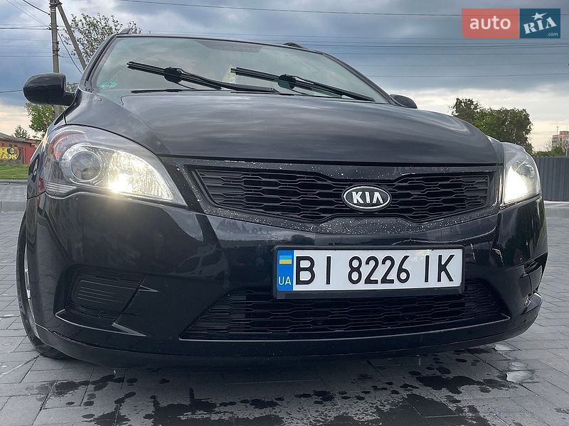 Универсал Kia Ceed 2009 в Лубнах