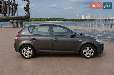 Универсал Kia Ceed 2010 в Киеве