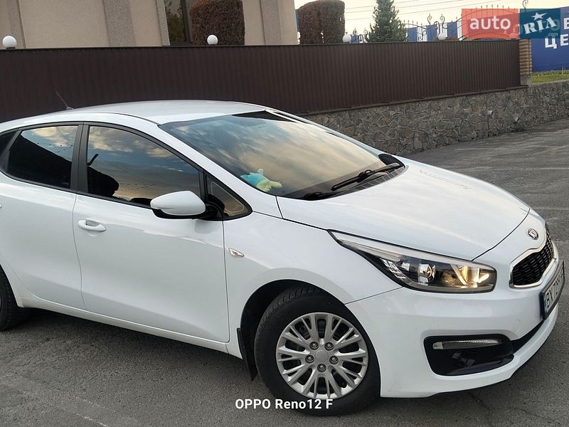 Хэтчбек Kia Ceed 2015 в Шепетовке