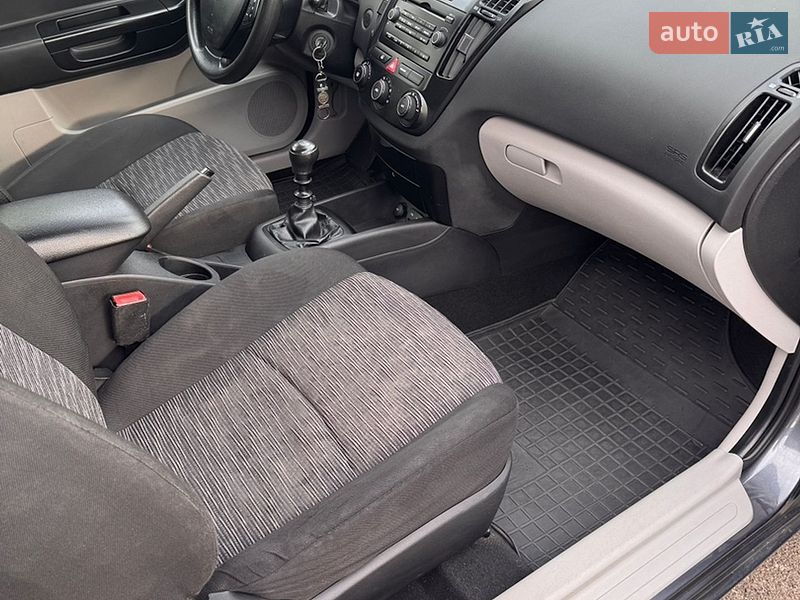 Хетчбек Kia Ceed 2008 в Києві