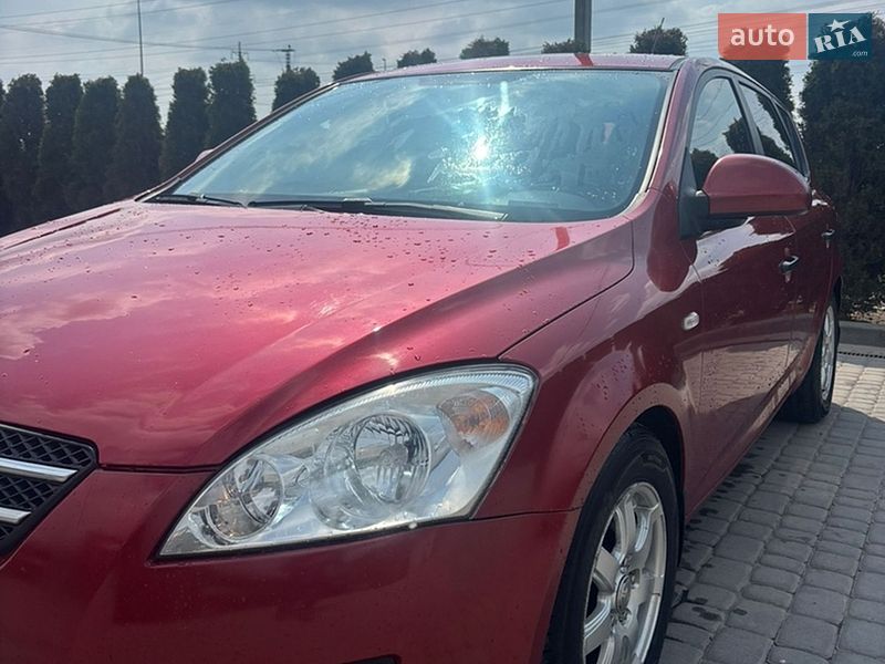 Хэтчбек Kia Ceed 2008 в Львове