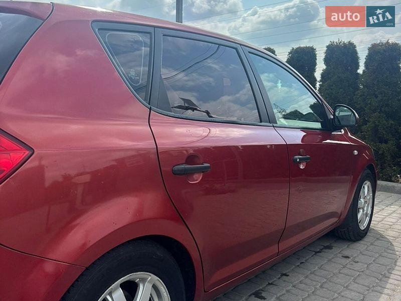 Хэтчбек Kia Ceed 2008 в Львове