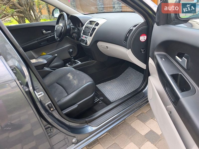 Универсал Kia Ceed 2010 в Полтаве