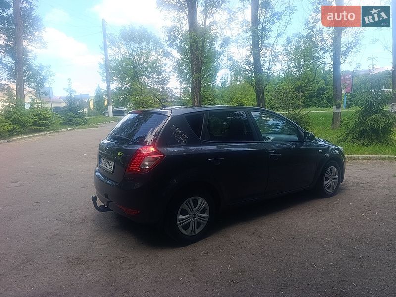 Хэтчбек Kia Ceed 2012 в Рогатине