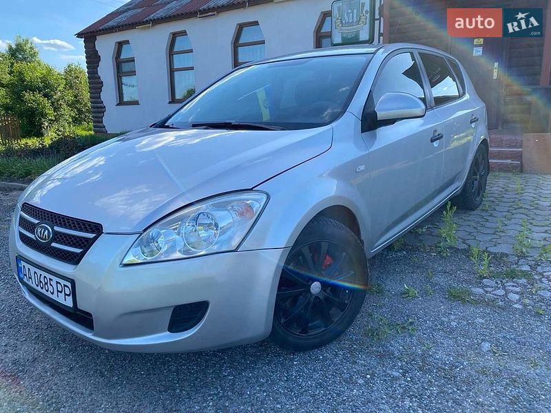 Хэтчбек Kia Ceed 2007 в Ярмолинцах