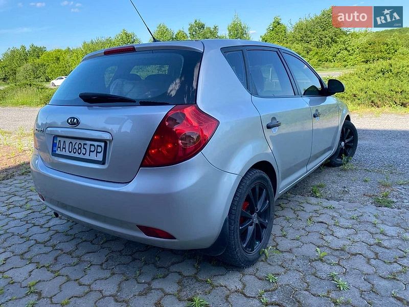 Хэтчбек Kia Ceed 2007 в Ярмолинцах