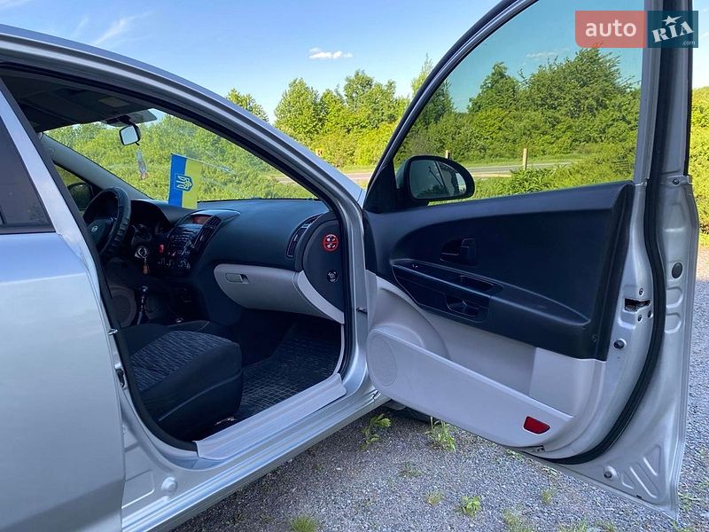 Хэтчбек Kia Ceed 2007 в Ярмолинцах