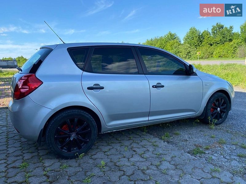 Хэтчбек Kia Ceed 2007 в Ярмолинцах