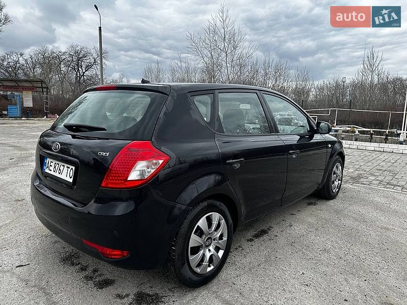 Хэтчбек Kia Ceed 2011 в Днепре
