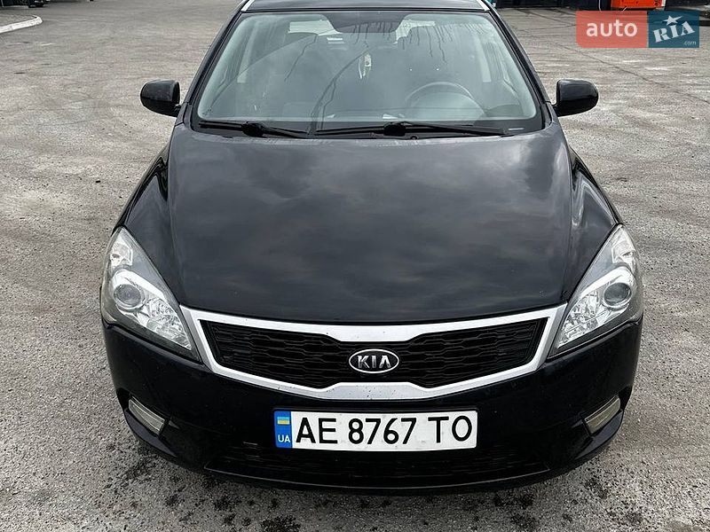 Хэтчбек Kia Ceed 2011 в Днепре