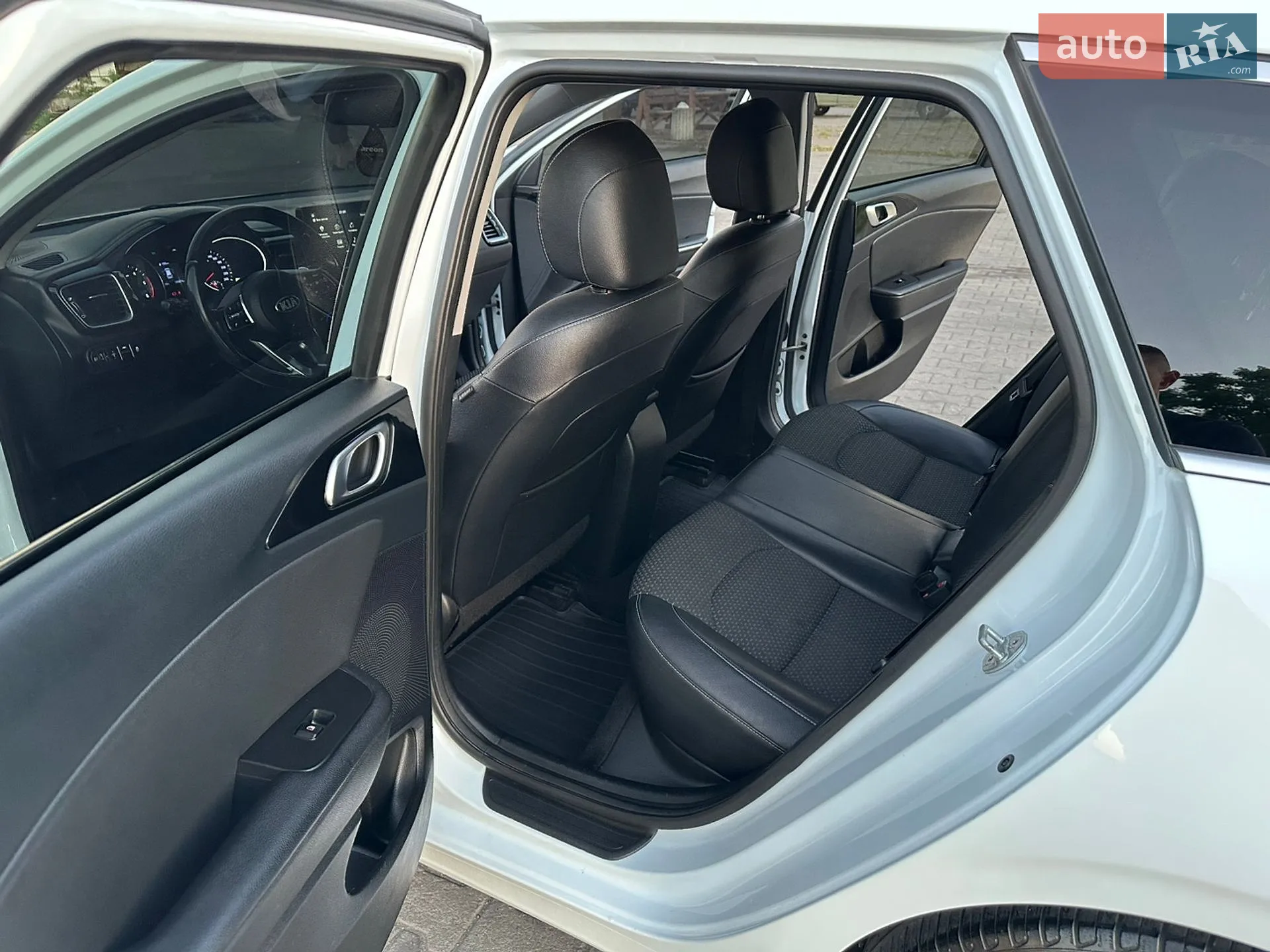 2019 Kia Cee'd - мініатюра 14