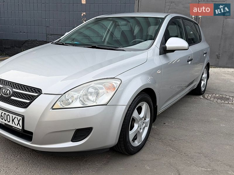 Хетчбек Kia Ceed 2008 в Києві