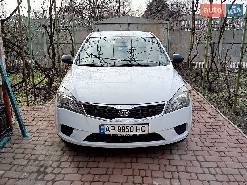 Хетчбек Kia Ceed 2009 в Запоріжжі