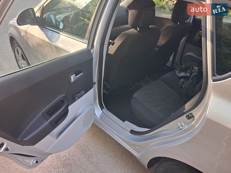 Хэтчбек Kia Ceed 2007 в Первомайске