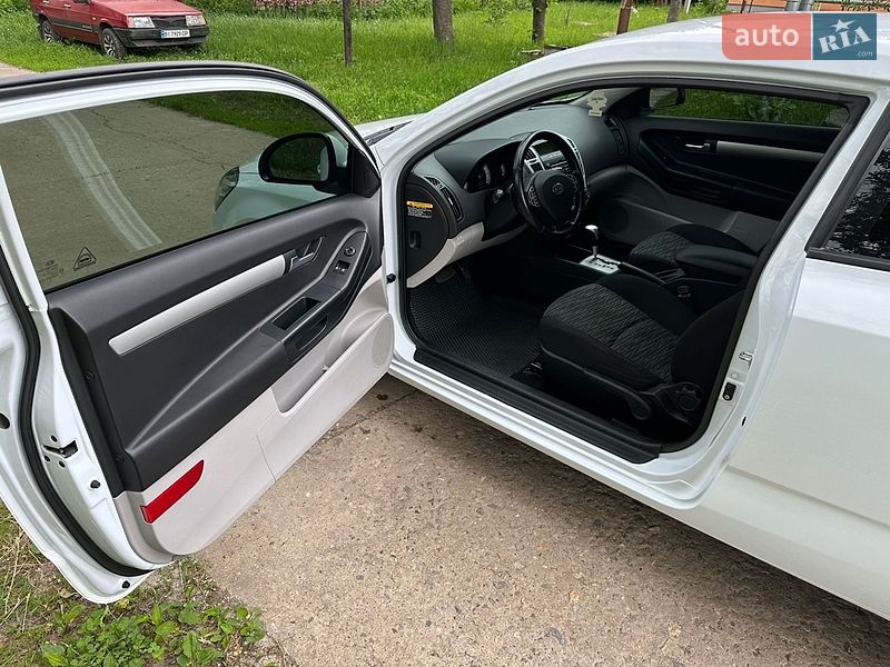 Хетчбек Kia Ceed 2008 в Полтаві