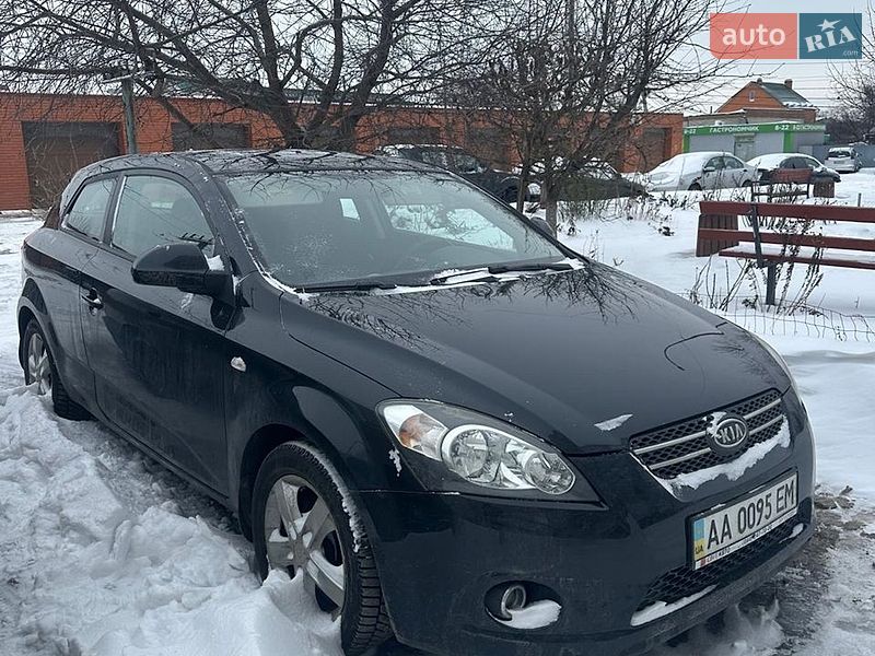 Хэтчбек Kia Ceed 2008 в Вишневом