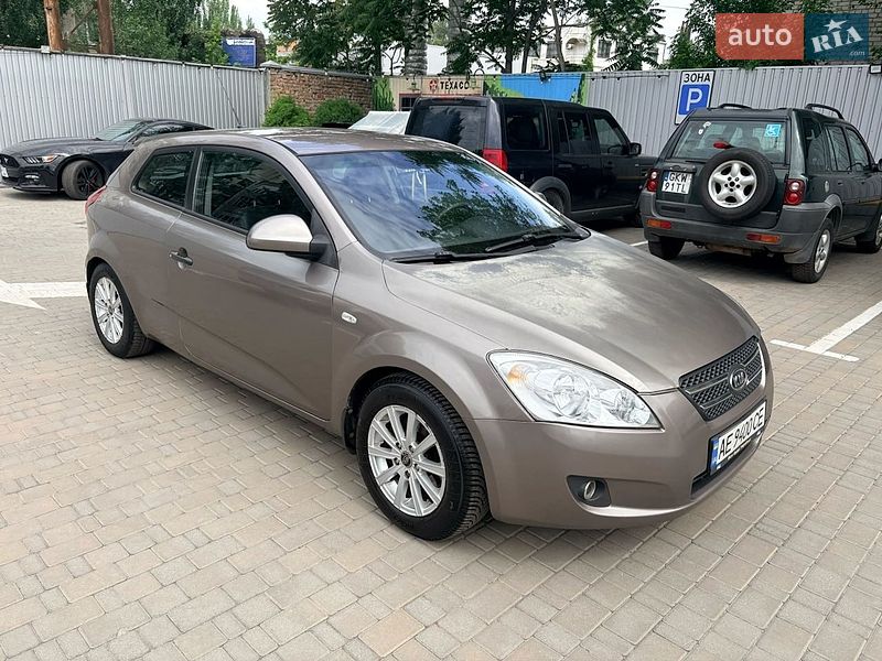 Хэтчбек Kia Ceed 2008 в Днепре