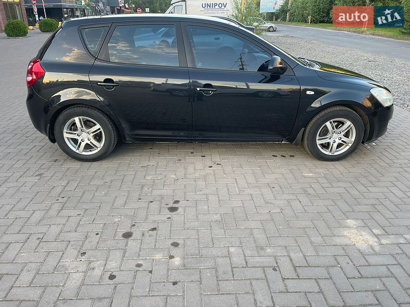 Хетчбек Kia Ceed 2007 в Ужгороді