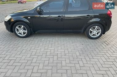 Хетчбек Kia Ceed 2007 в Ужгороді